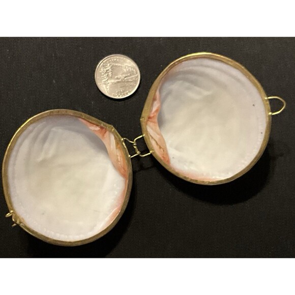 Vintage Real Shell Box, Hnad MadeOpens/Closes Very Tight Gold Tone Wrapped - Picture 7 of 7
